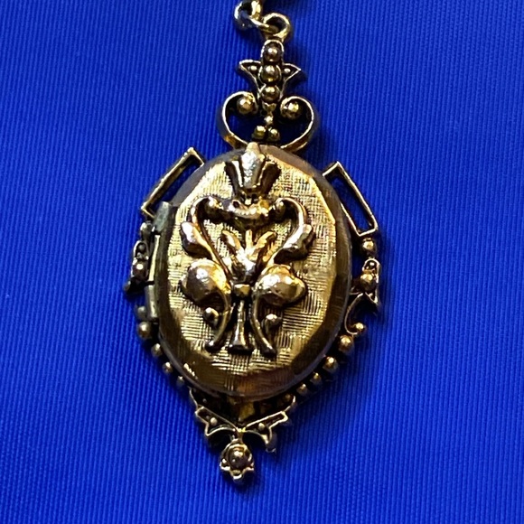 Vintage ART Gold Tone Double Strand Locket Necklace - Picture 9 of 12